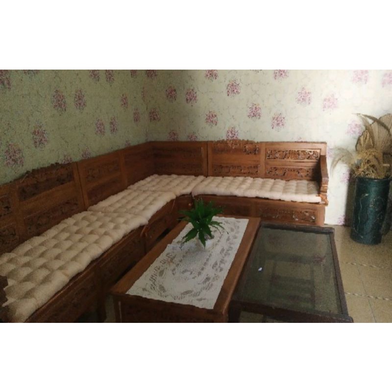 Alas Duduk Set Kursi Kayu Pojok Motif Embos