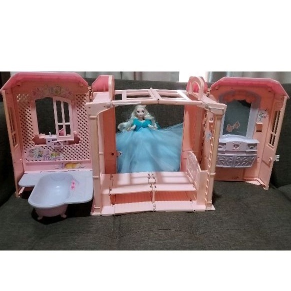 Koper Rumah Barbie Preelove Bagus koper + Bonus barbie Disney