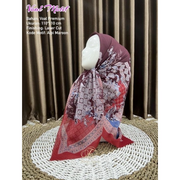 HIJAB SEGI EMPAT VOAL MOTIF ALPI MAROON