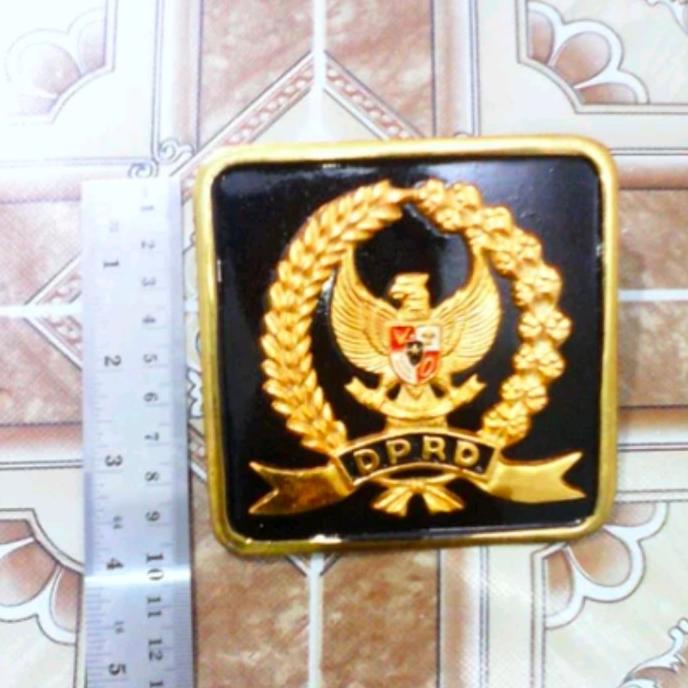 emblem plat mobil DPRD