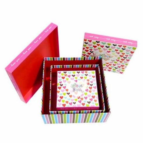 

BARANG TERBARU !!! KIKY FOUR SHAPE GIFT BOX 3 IN 1 KOTAK KADO SUSUN TUMPUK - TERLARIS