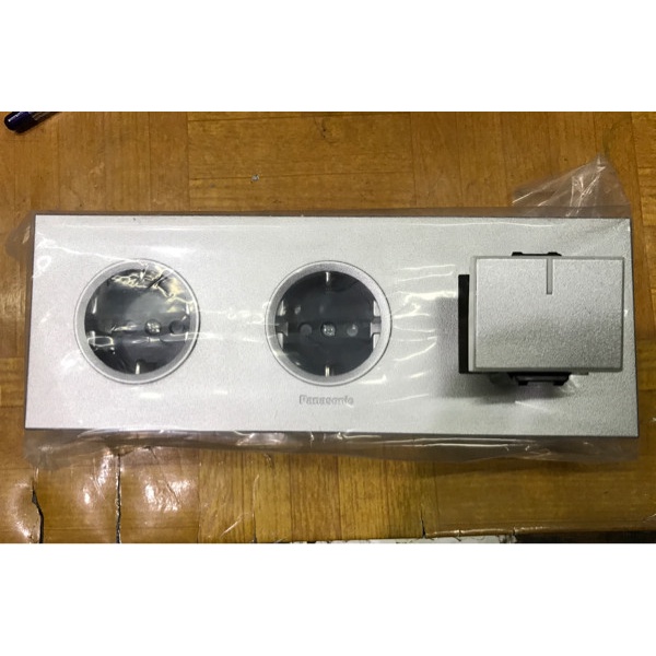 stop kontak + stop kontak +saklar mata besar panasonic silver