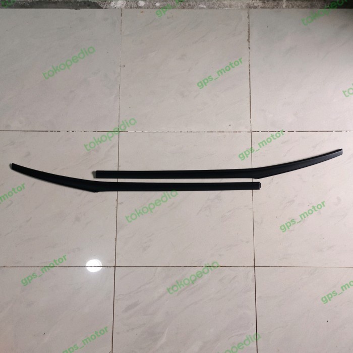 ✅Original Lis Kaca Belakang Innova Venturer Limited