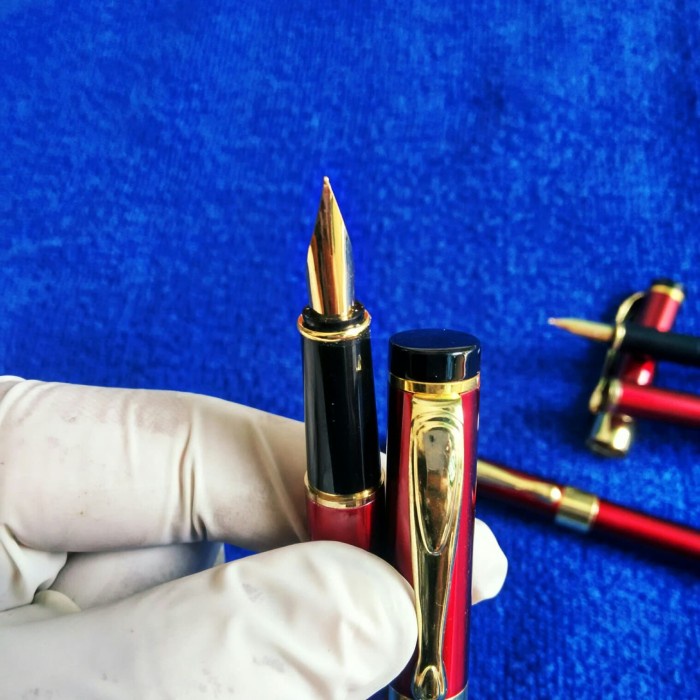 

Gaya Murah..Fountain Pen 021Red.Pena Tinta Isi Nib M.Gold