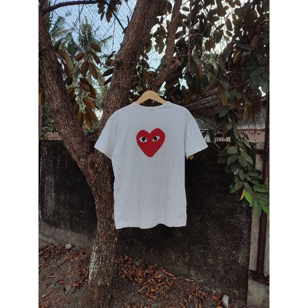 play cdg big logo hearts shirt