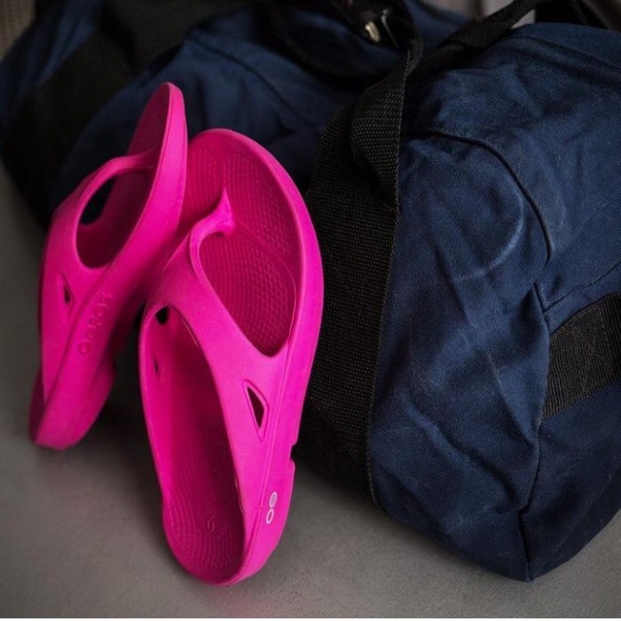 Oofos Unisex Sandal Ooriginal Thong Black