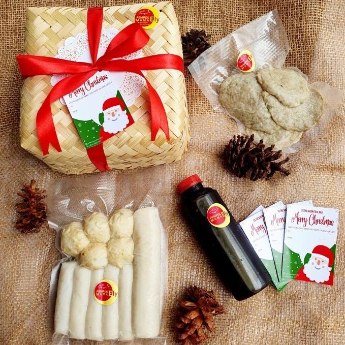 

Parsel Natal Hampers Box Hadiah Christmas Pempek Halal Asli Tenggiri Berkualitas