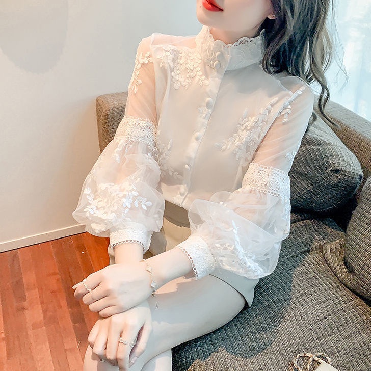 Blus Sifon Bordir Gaya Istana BaruBlus Sifon Bordir Gaya Istana Baru