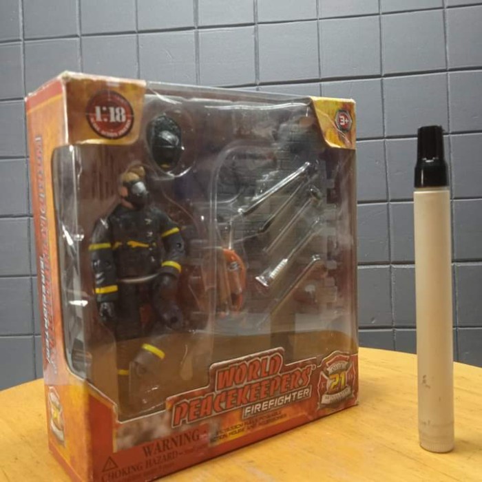 MUST HAVE MAINAN ACTION FIGURE WORLD PEACEKEEPERS FIREFIGHTER TINGGI SEKITAR 5 I TERBARU