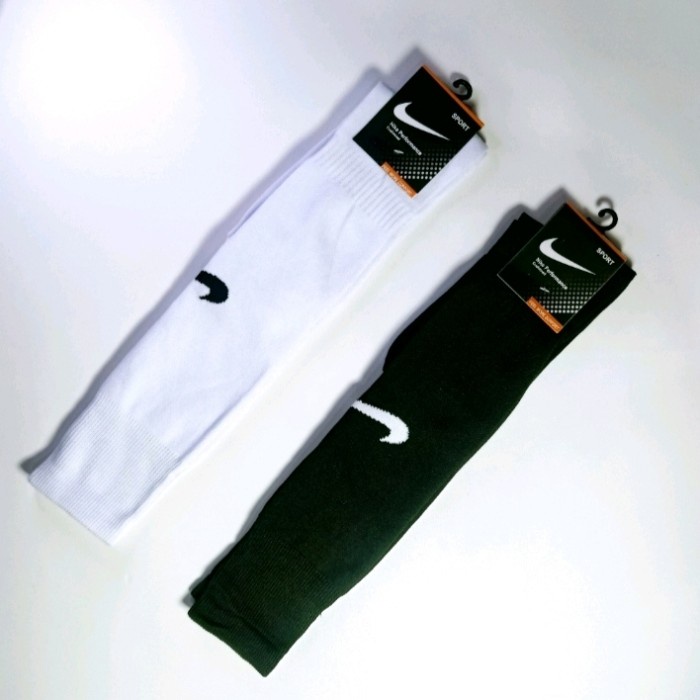 Promo (1 Lusin) Kaos Kaki Bola Nike Hitam & Putih Polos Panjang Selutut Pria Terbaru