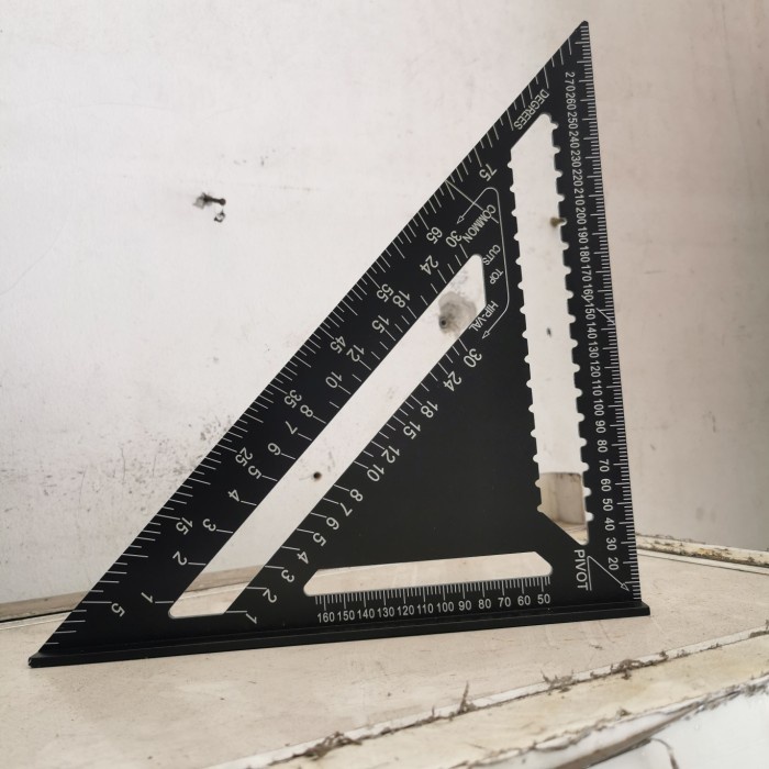 

Sarila Penggaris Tukang Siku Segitiga 12" - Speed Square 12 Inch Hitam