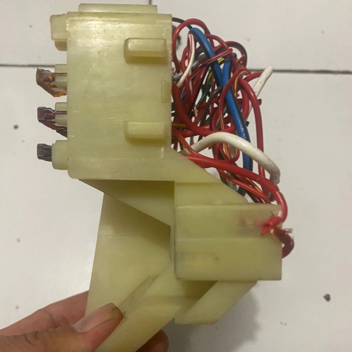 Fuse Box Bok Soket Sekring Original Toyota Kijang Kapsul Original_Har [Kode Ku001Kode Ku002Kode