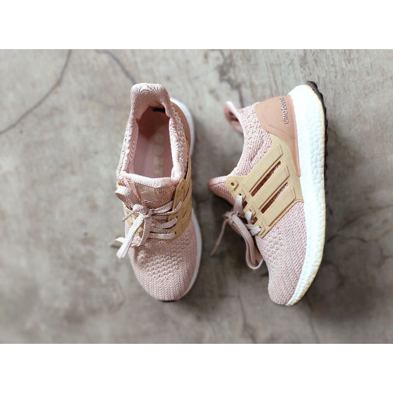 sepatu second ADIDAS ULTRA BOOST