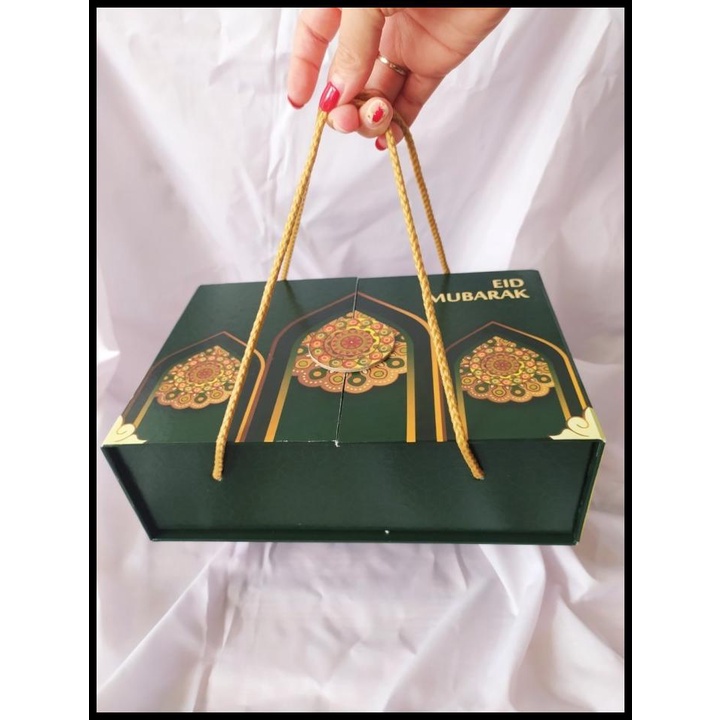 

GRATIS ONGKIR HARDBOX IDUL FITRI LEBARAN UK. 25.5CM X 16CM X 8CM (IF-24) !!!!!