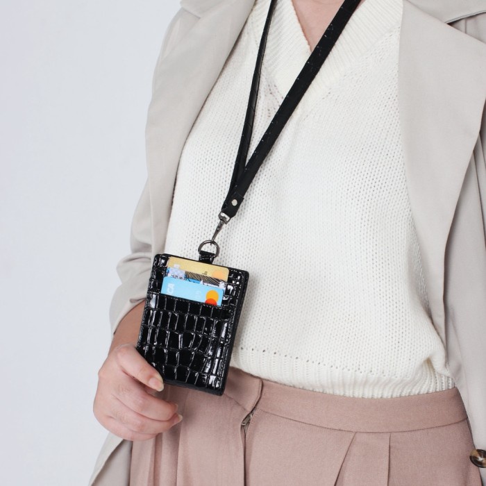 

Promo Card Holder (Kotak Kartu Nama) / Dompet Wanita Kala Croco Eloise