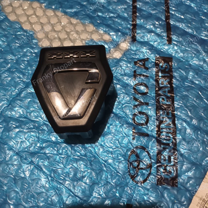 {BEKAS} Emblem grill cxxx ae112 all new corolla Murah