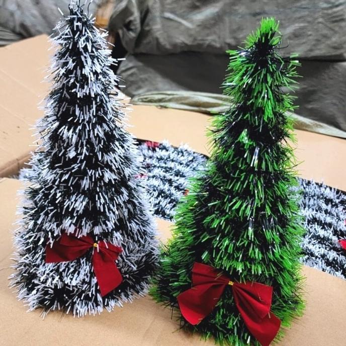 

Terlaris Tinsel Pohon Natal Mini 25 Cm Dekorasi Christmas Tree Hiasan Minimalis Original