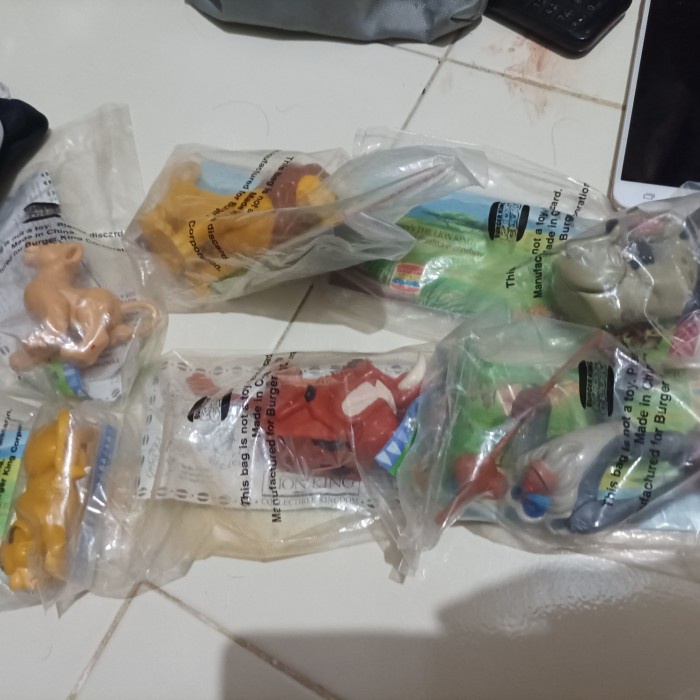 lion king set 7 - 6 segel 1 bib burger king happy meal mc donalds rerekeke85