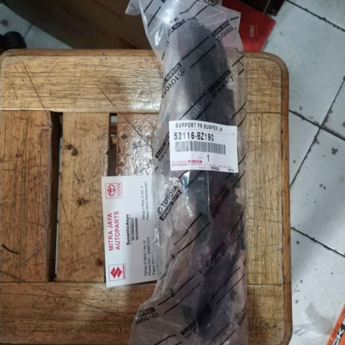 Bracket/Breket Bumper/Bemper Depan Kiri Cayla Sigra Original Ready