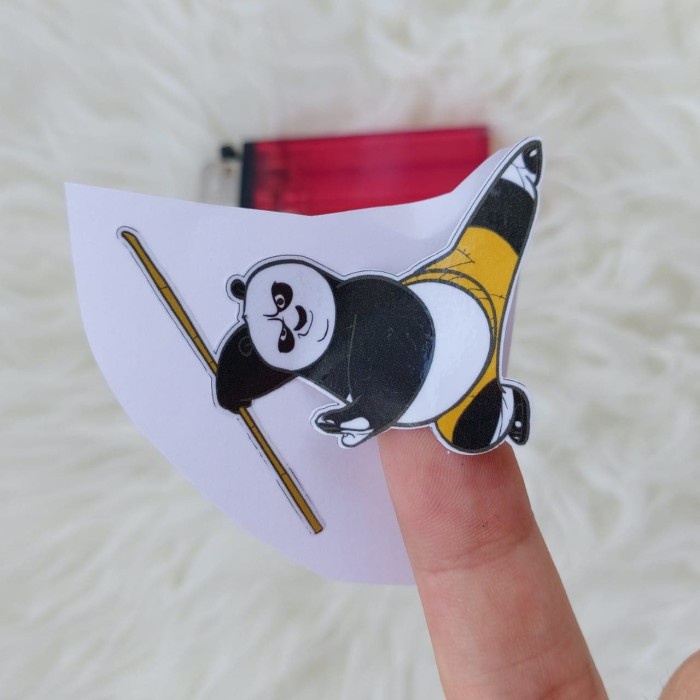

Terlaris - Stiker Vinyl Karakter Poo Kungfu Panda Motor Laptop Casing HP Sepeda
