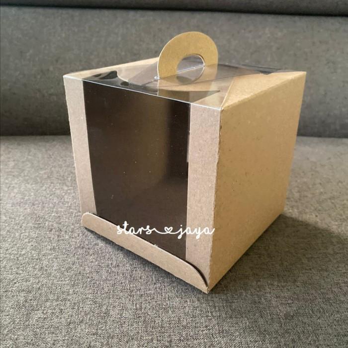 

Box Kraft Mika 12 X 12 X 12 Cm. Box Tenteng, Souvenir, Toples, Packing 076