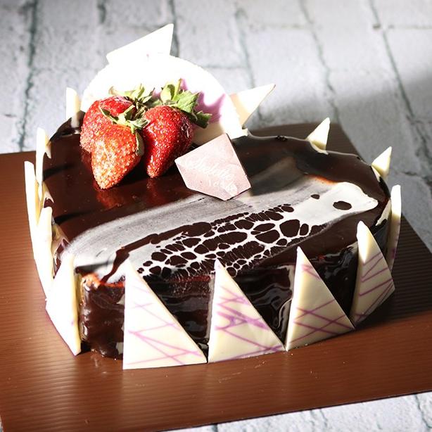 

Kue Ulang Tahun / Birthday Cake / Chocolate Cake Bentuk Hati Limited Edition