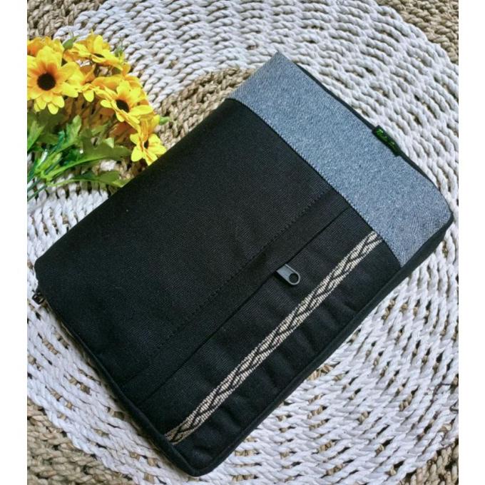 

Terbaru - Sampul/Cover Al Qur'an Makna + saku alat tulis, Al Quran Bacaan, Al Quran B6, Hadist (motif polos kombinasi sesuai gambar) ,.