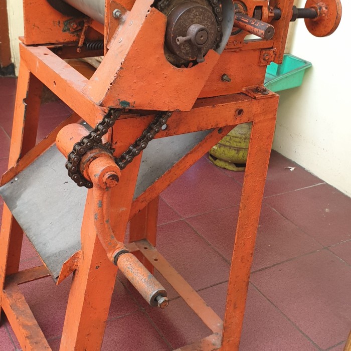 

Kerupuk - Mesin Pembuat Kerupuk Gendar