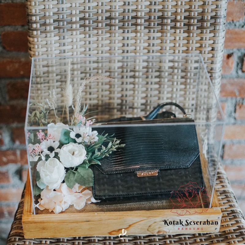 Kotak Seserahan Hantaran Kayu Akrilik / Tutup Akrilik *Free Paing Kayu*