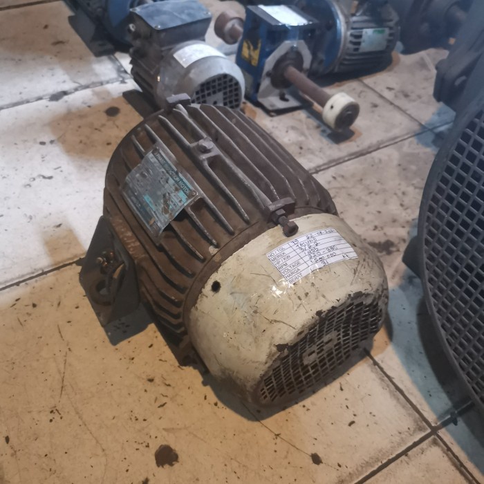 Dinamo Electro Motor 3 HP 3 Phase 1405 RPM 2.2 KW TATUNG TAIWAN ORI