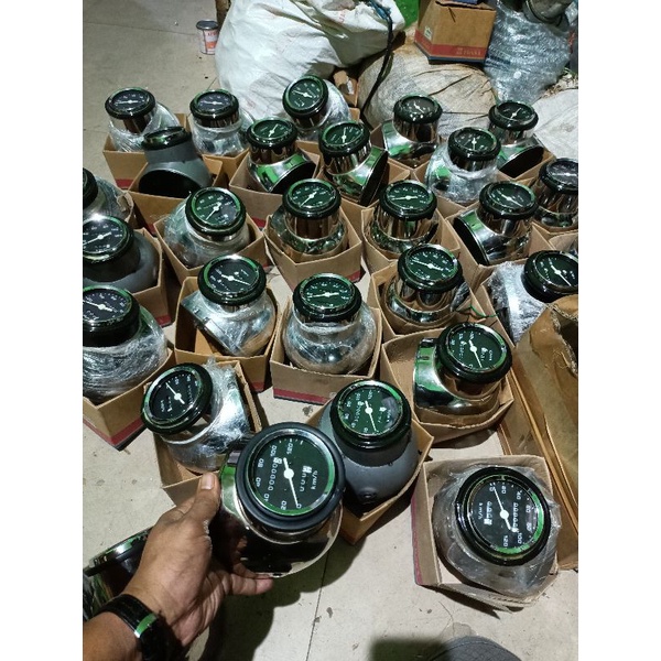 BATOK YL PRESS SET SPEEDOMETER TOSA(BATOK+SPIDO TOSA)BATOK LAMPU YL SET SPIDOMETER TOSA