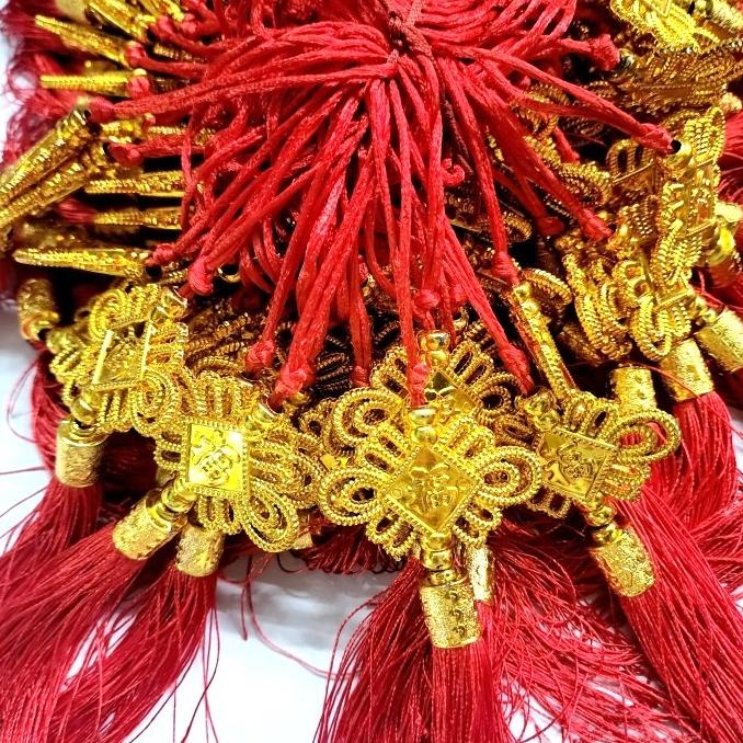 

Gantungan Fu Emas Tassel Merah Tinsel Hiasan Hoki Parcel Imlek Grosir Stok Terbatas