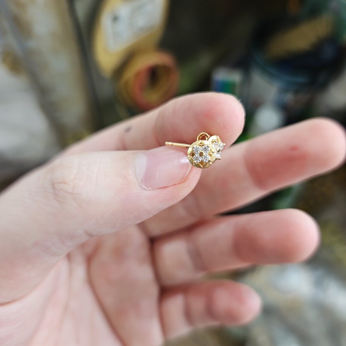 [Baru] Giwang Anting Tusuk Stud Permata Putih Ringan Kecil Emas Asli 375 8K Terbatas