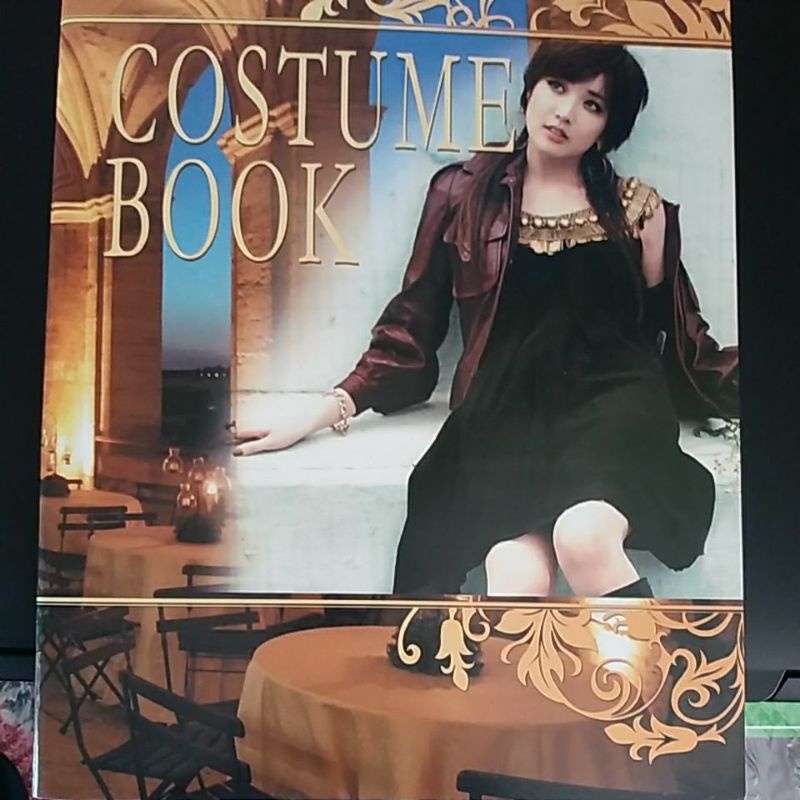 Buku kostum/Costume book