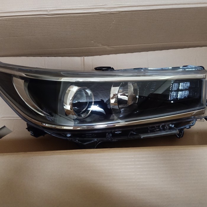 [Original] Headlamp Lampu Besar Innova Reborn Facelift Original Diskon