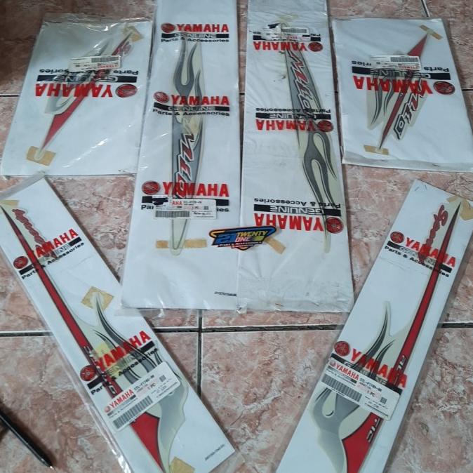 Graphic Stiker Striping Full Mio 2006 Putih Original