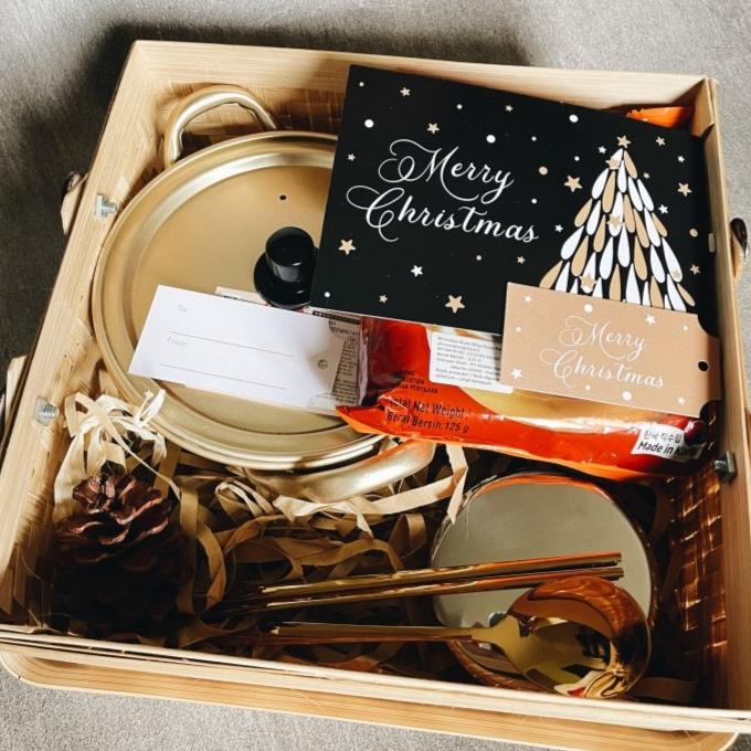 TQ308 Classic Christmas Hampers Korea / Hampers Natal / Panci Ramen Korea CUCI GUDANG