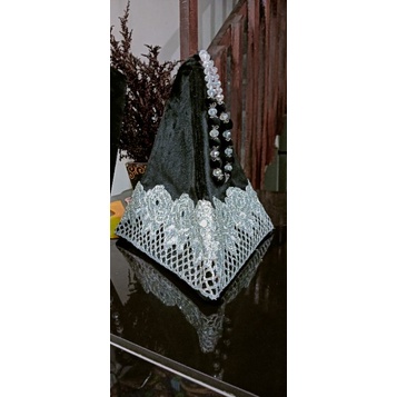 uncang/tas Bundo kanduang,SEGITIGA