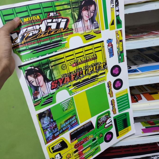 Stiker pola truk oleng papercraft Oppa Muda 30 cm