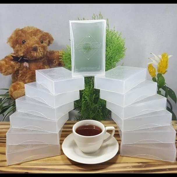 

BOX KARTU NAMA /TEMPAT KARTU NAMA (1Pak isi 100pcs)