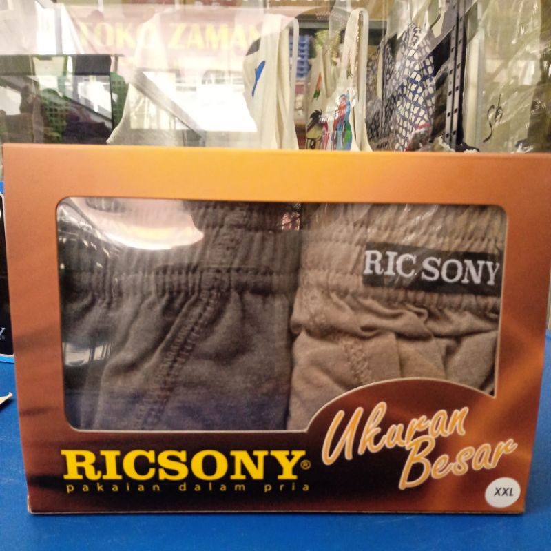 Ricsony celana dalam ukuram besar
