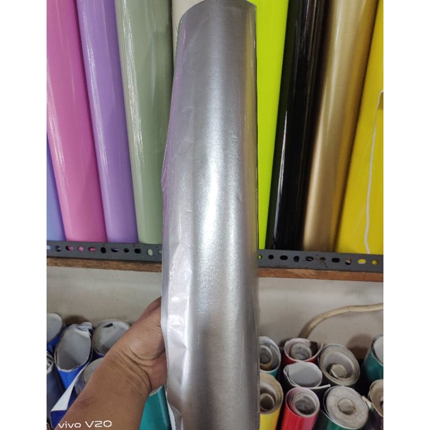 stiker skotlet warna silver glossi
