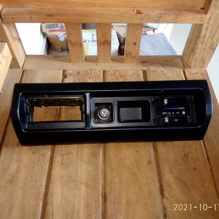 {Second} Panel Dashboard toyota Kijang super grand saklar ac original genuine Diskon