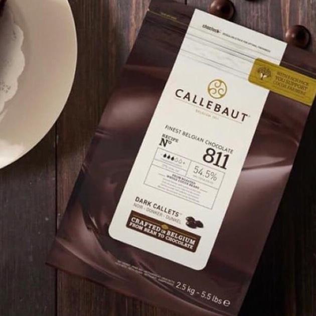 

Barey Callebaut 811 Dark Dark Chocolate Callets Repa 1Kg Gosend/Grab!!