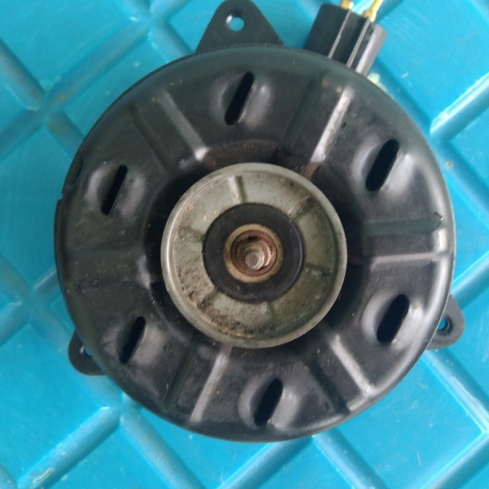 {Second} Motor fan radiator BMW X1 Berkualitas