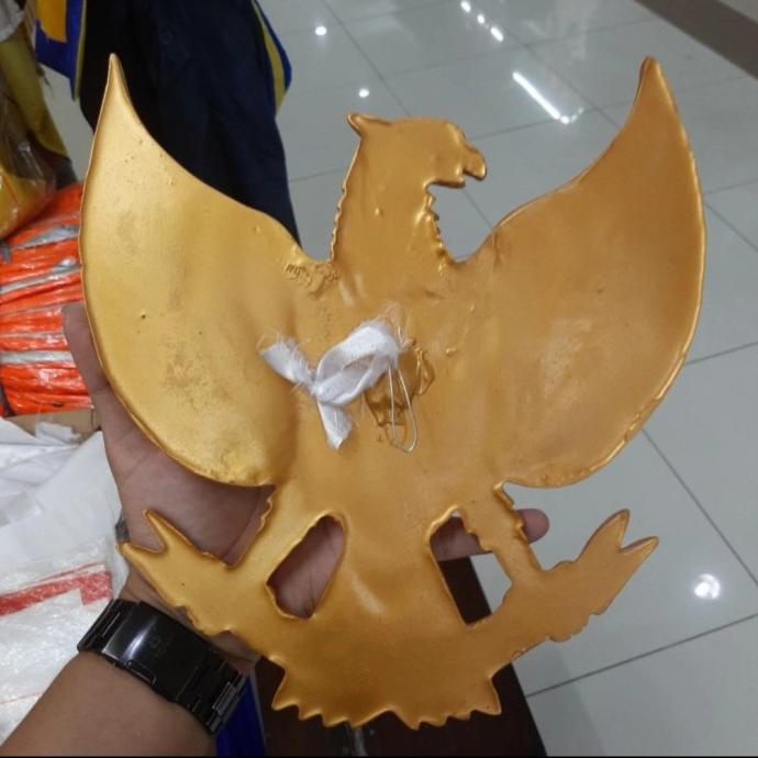 lambang garuda patung garuda pancasila