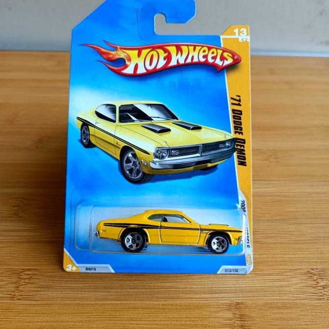 hotwheels 71 dodge demon kuning