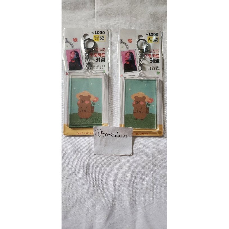 

[READY STOCK] DAISO KOREA ACRYLIC CLEAR CARD HOLDER (CAHOL) KEYRING