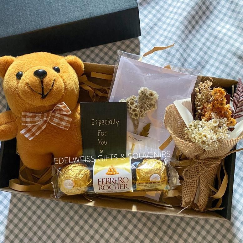 

Bisa Cod Christmas Gift/ Christmas Hampers/ Christmas Gift Box/ Premium Valentine Gift Box - Coklat Kisses /Hadiah Valentine/Coklat Valentine Cod