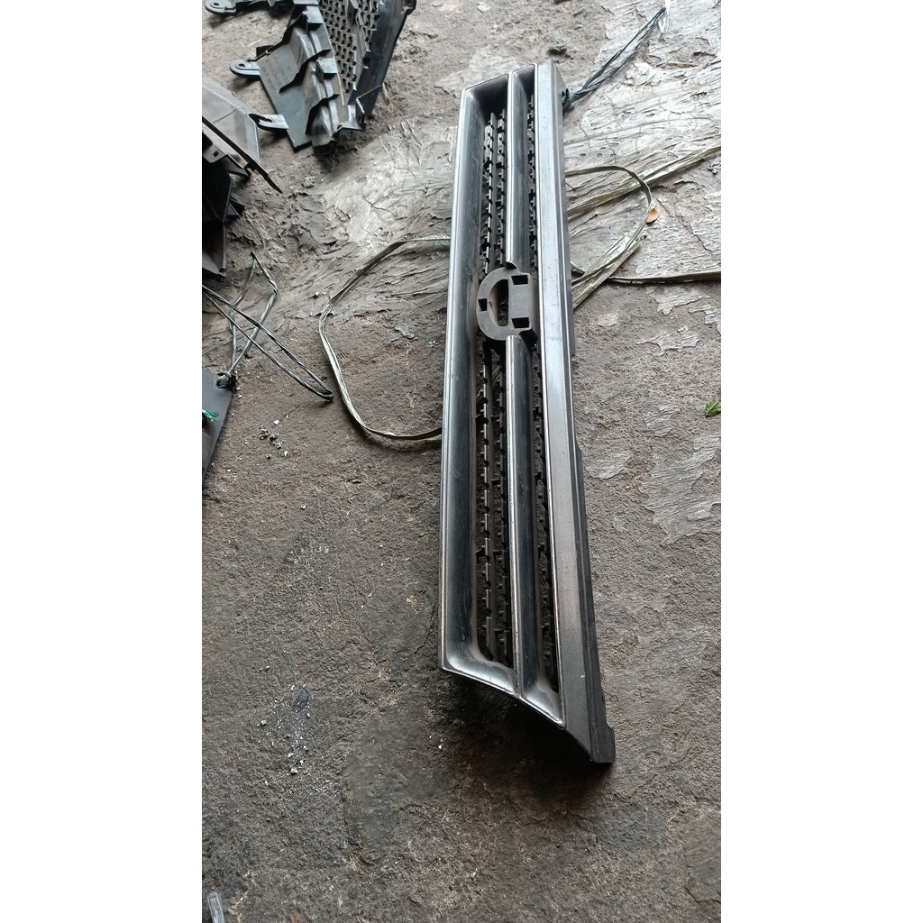 Grill toyota Corolla great 1993-1994-1995 original